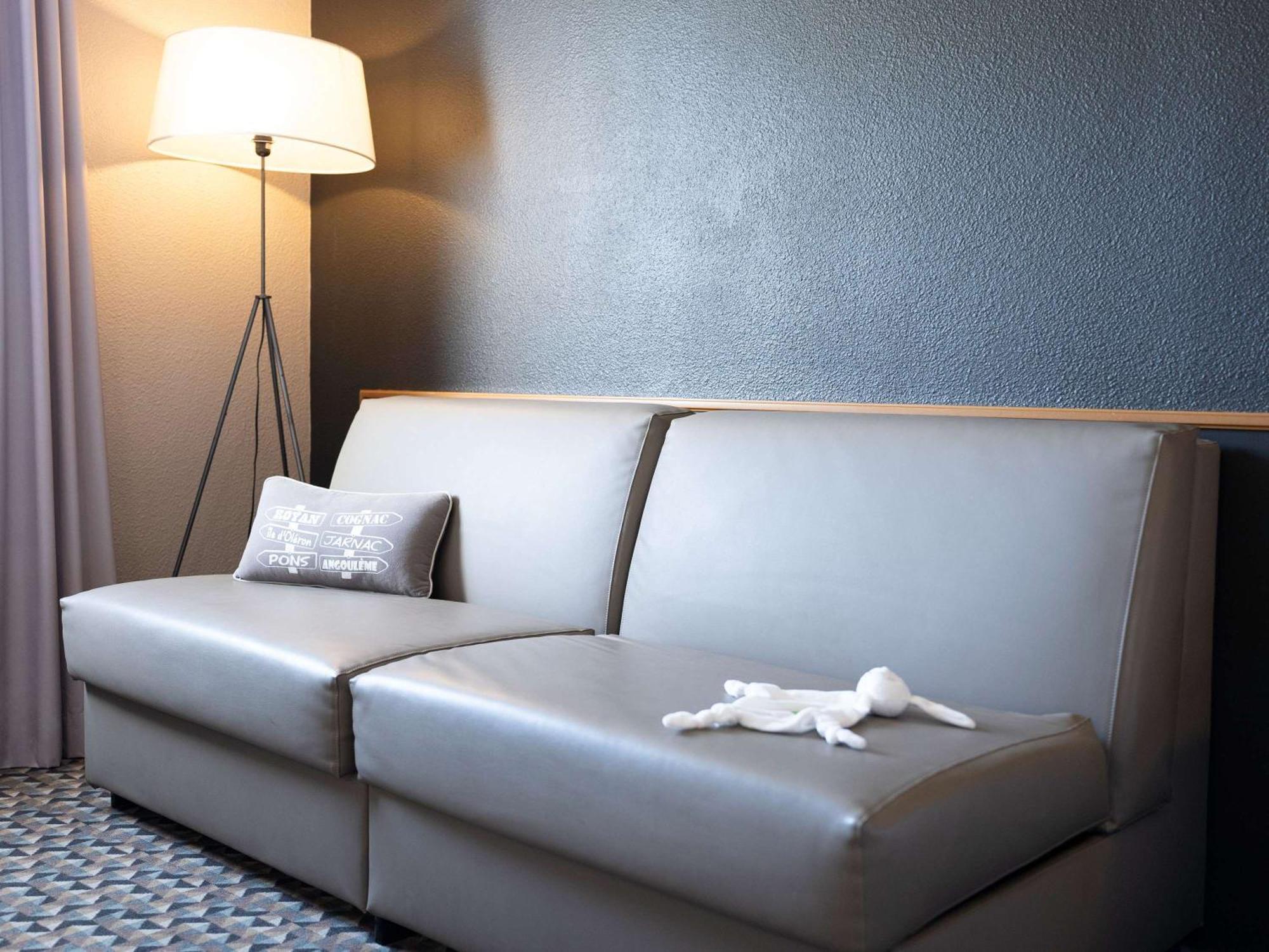 Hotel Ibis Styles Cognac Châteaubernard Exteriér fotografie